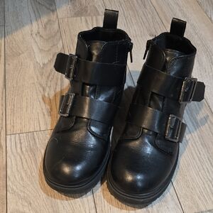 Stylish Black Buckel Boots With Inside Zipper